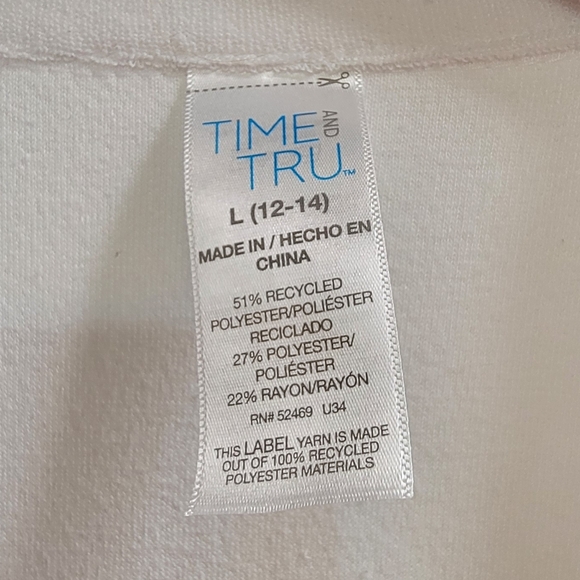 Two piece, button top, stretch shorts with pockets - Picture 4 of 7